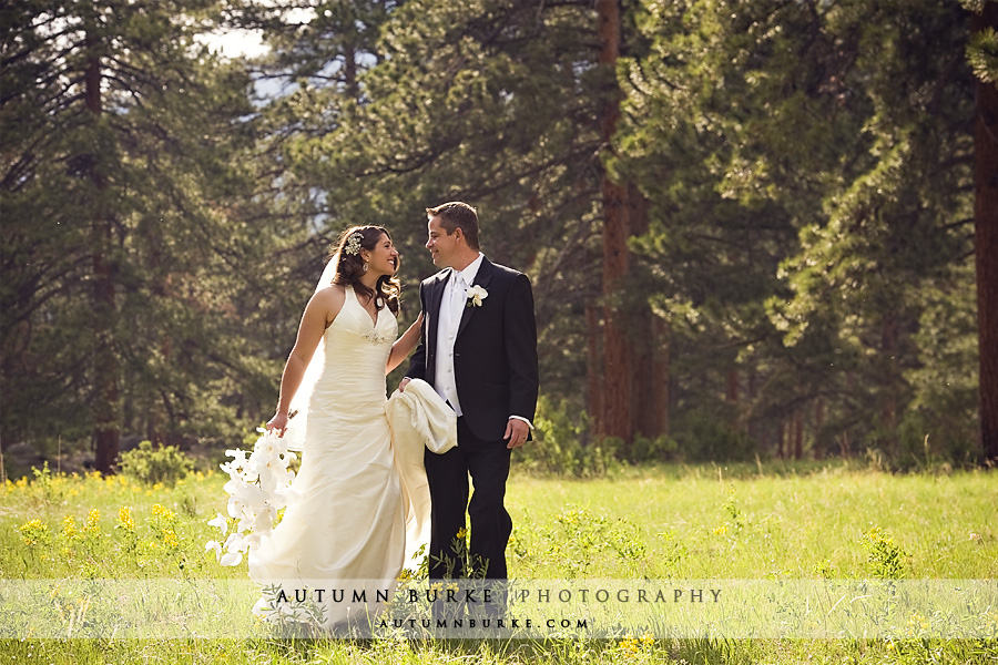 bride and groom estes park colorado della terra wedding