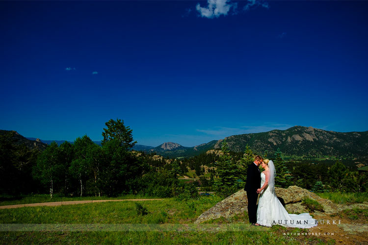 estes park colorado mountain wedding bride and groom 