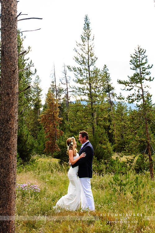 wild horse inn colorado mountain wedding bride and groom first look